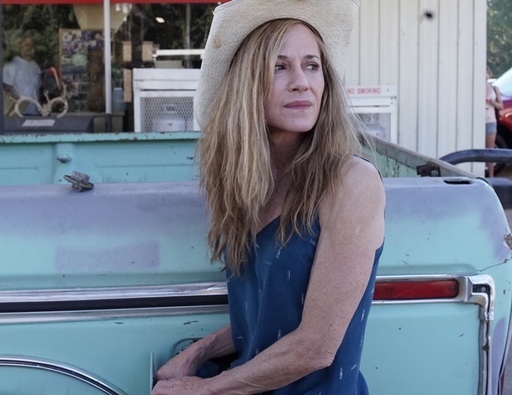 Actriţa Holly Hunter va juca în cel mai nou serial pe care Alan Ball l-a scris pentru HBO