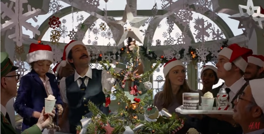Wes Anderson şi Adrien Brody au realizat o reclamă de Crăciun pentru brandul H&M