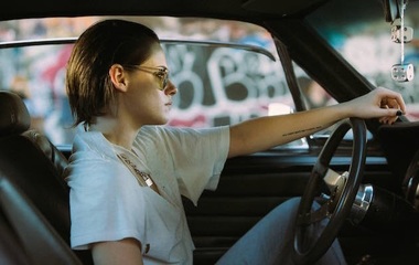 Actriţa Kristen Stewart apare în cel mai recent videoclip al trupei The Rolling Stones. VIDEO

