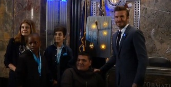 David Beckham a iluminat în albastru Empire State Building din New York pentru marca a 70-a aniversare a UNICEF. VIDEO