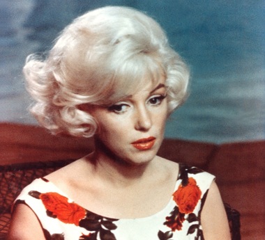 Un scenariu al filmului ”Something's Got to Give”, cu note scrise de Marilyn Monroe, vândut la licitaţie cu 25.000 de dolari
