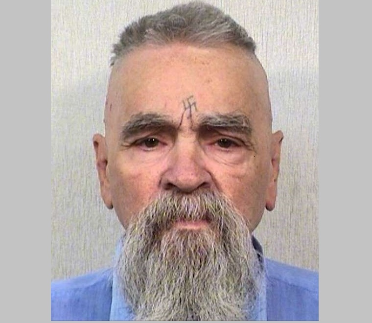 Criminalul în serie Charles Manson, spitalizat în afara închisorii în care îşi ispăşeşte pedeapsa - presă
