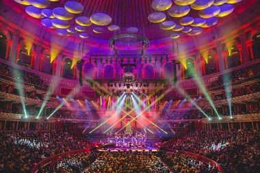 O lojă din sala de spectacole Royal Albert Hall din Londra, apropiată de loja reginei, pusă în vânzare pentru 2,5 milioane de lire sterline