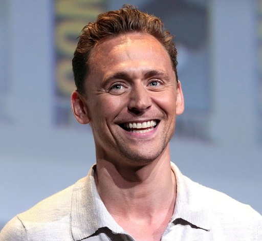 Actorul Tom Hiddleston a prezentat scuze publice organizaţiilor umanitare pentru discursul  de la Globurile de Aur 2017