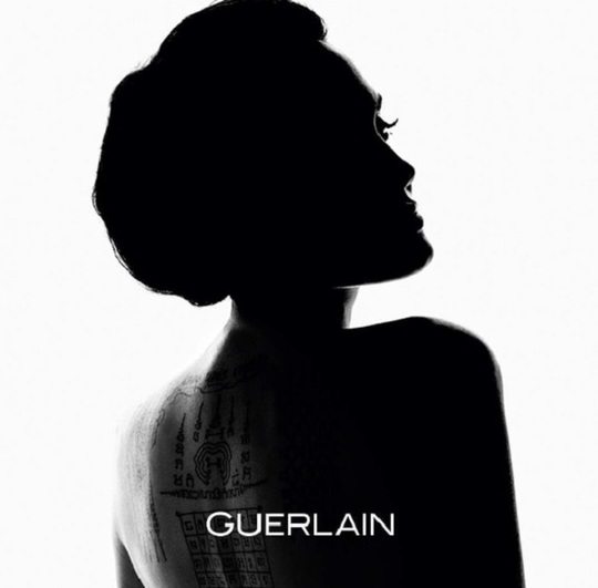 Angelina Jolie, noua imagine a parfumului Mon Guerlain (Foto: Instagram/ Guerlain)