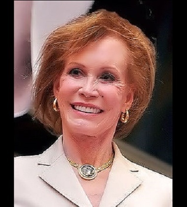 Actriţa Mary Tyler Moore, o legendă a industriei de divertisment americane, premiată cu Emmy şi nominalizată la Oscar, a murit la vârsta de 80 de ani