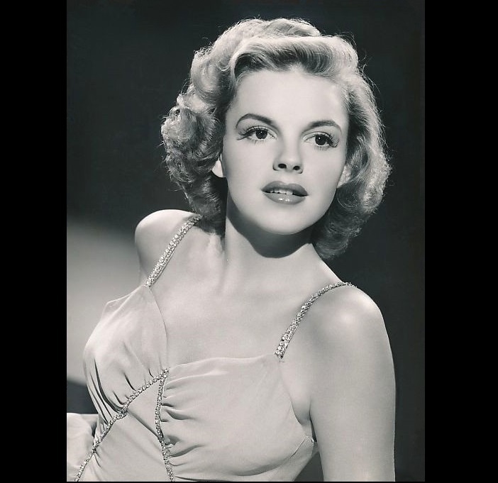 Rămăşiţele pământeşti ale actriţei Judy Garland au fost transferate din New York la Los Angeles