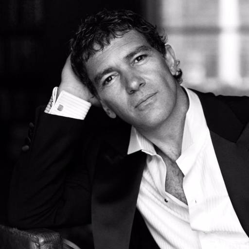 Antonio Banderas a fost transportat de urgenţă la spital în urma unui incident cardiac