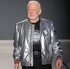 Buzz Aldrin a devenit primul astronaut care a defilat pe un podium de modă