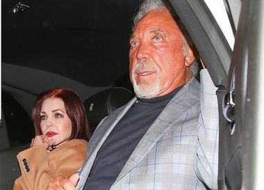 Tom Jones are o relaţie cu Priscilla Presley - presă