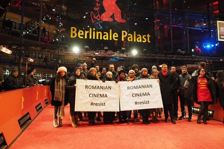 Cineaşti români au protestat pe covorul roşu de la Berlin: Romanian Cinema #resist - VIDEO