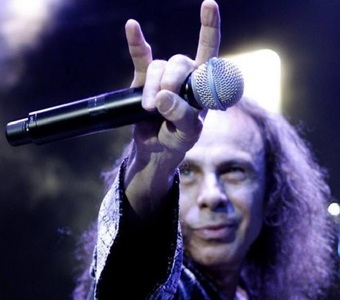 Ronnie James Dio va porni - sub forma unei holograme - într-un turneu mondial, împreună cu grupul Dio Disciples