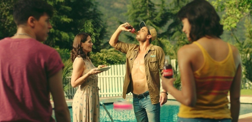 Coca-Cola a lansat o reclamă ”gay-friendly” care se adresează tuturor genurilor şi generaţiilor.VIDEO