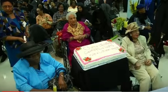Trei femei din Brooklyn, care trăiesc în acelaşi azil, au sărbătorit împreună împlinirea unui secol de viaţă