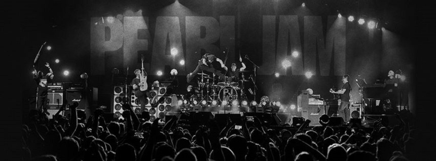 Membrii formaţiei Pearl Jam îi invită cei patru foşti toboşari ai grupului la ceremonia de includere în Rock and Roll Hall of Fame