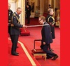 Ray Davies, solistul trupei The Kinks, a fost înnobilat de prinţul Charles la Palatul Buckingham