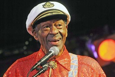 BIOGRAFIE: Chuck Berry - de la frizer şi chitarist ocazional, la statutul de pionier al unui nou stil muzical şi star rock