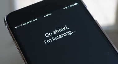 Un băiat în vârstă de patru ani a folosit asistentul virtual Siri pentru a salva viaţa mamei sale