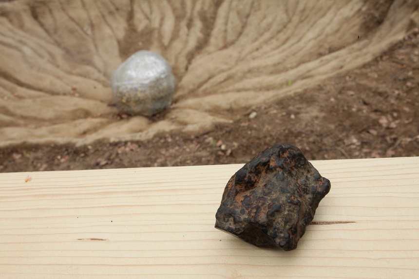 Un meteorit descoperit pe teritoriul României, expus la Dino Park Râşnov