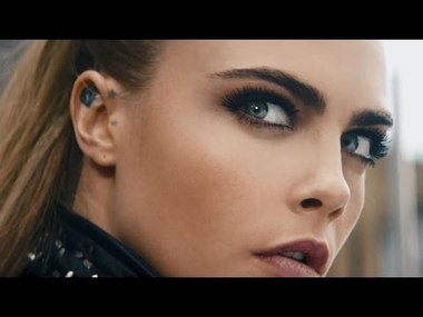 O reclamă a companiei Rimmel, interzisă în Marea Britanie, întrucât ”induce telespectatorii în eroare”