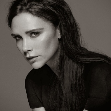 Victoria Beckham a primit din partea prinţului William Ordinul Imperiului Britanic în rang de Ofiţer