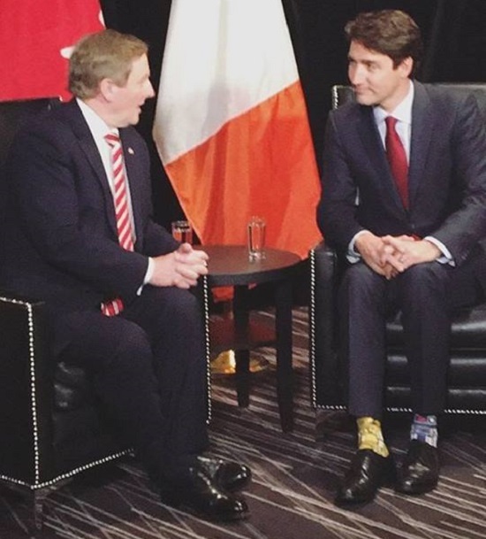 Justin Trudeau a purtat şosete ”Star Wars” în timpul unei întâlniri oficiale cu prim-ministrul Irlandei 