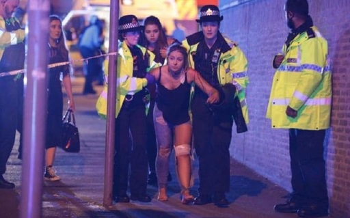 Atentatul din Manchester - Mărturii ale părinţilor care îşi caută copiii şi prietenii şi declaraţii ale martorilor