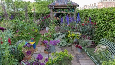 Chelsea Flower Show, cea mai mare expoziţie florală din Londra, vizitată de capete încoronate, celebrităţi şi vedete din mass-media