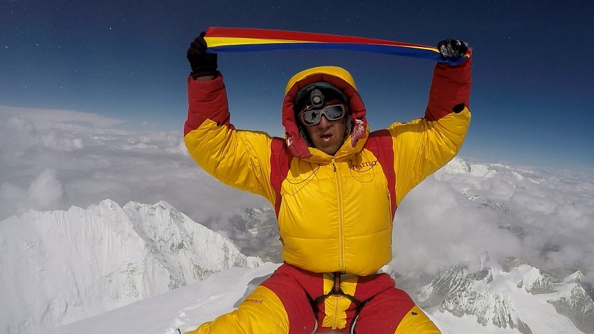 Alpinistul Horia Colibăşanu a dus steagul României în cel mai înalt loc de pe Pământ şi se gândeşte deja la o nouă expediţie pentru o premieră mondială. VIDEO