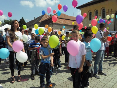 Alba Iulia: 1.500 de copii vor participa, de 1 Iunie, la cel mai mare dans sincron din România şi vor crea un steag tricolor