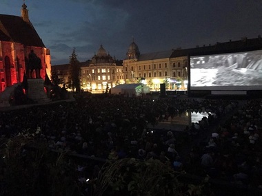 Tudor Giurgiu, nemulţumit de condiţiile pentru proiecţia unui film din Piaţa Unirii: "Poate vă stăm în gât în astea 10 zile, poate vă doriţi să plecăm” - FOTO