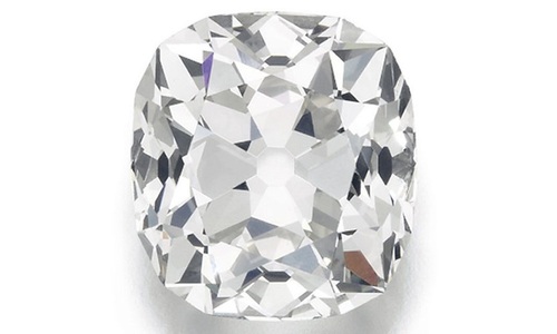 Un inel cu diamant cumpărat cu 10 lire sterline de la un târg de vechituri s-a vândut la licitaţie cu 657.000 de lire sterline