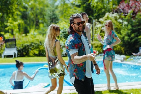 Smiley a lansat o melodie cu videoclip, intitulată ”Să-mi fie vara” - VIDEO