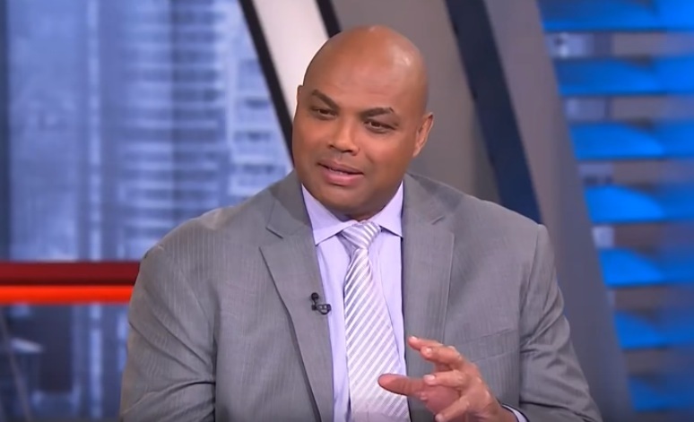 Fostul jucător NBA Charles Barkley va merge într-o tabără pentru a scădea în  greutate