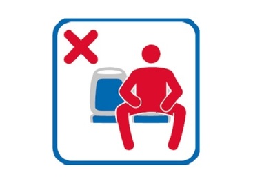 O campanie care descurajează bărbaţii să se aşeze cu picioarele depărtate în mijloacele de transport în comun, lansată în Madrid