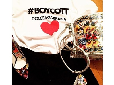 Dolce & Gabbana a lansat o campanie pentru a ironiza persoanele care au criticat decizia de a îi oferi creaţii Melaniei Trump