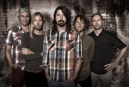Foo Fighters a lansat trei noi piese la Secret Solstice Festival din Islanda