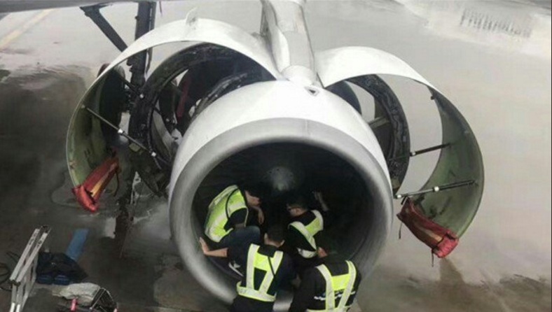 Un zbor din Shanghai, întârziat cu peste cinci ore după ce un pasager a aruncat monede în motor, pentru noroc