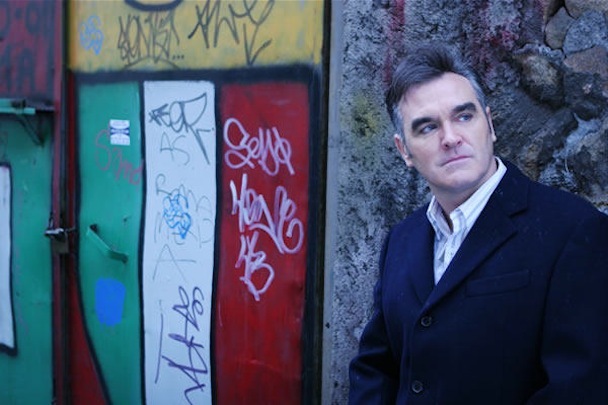 Morrissey susţine că a fost ”terorizat” de un poliţist italian care l-a reţinut sub ameninţarea armei