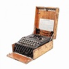 Maşina de criptat "Enigma", cumpărată cu 100 de euro de la un târg de vechituri, s-a vândut la Artmark cu 45.000 de euro