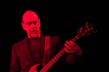 Muzicianul american Peter Principle, basist şi compozitor al grupului Tuxedomoon, a murit la vârsta de 63 de ani 