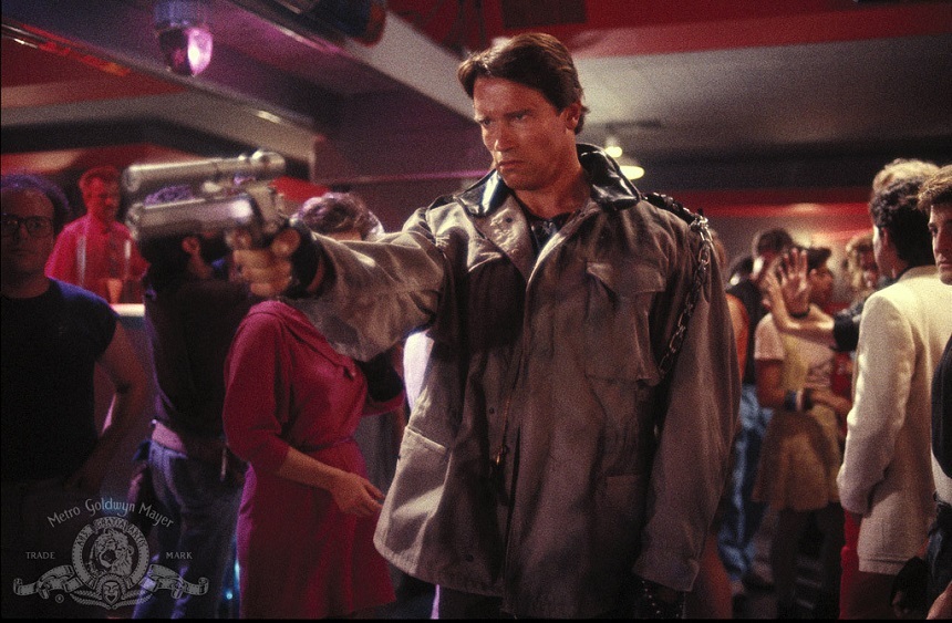 Regizorul James Cameron pregăteşte trei continuări pentru ”Terminator”