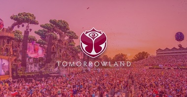 Un incendiu provocat de efecte pirotehnice a dus la anularea festivalului Tomorrowland din Barcelona. VIDEO
