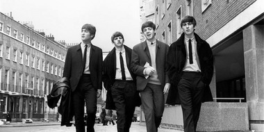 Partitura originală a piesei ”Eleanor Rigby” scrisă de mână de Paul McCartney va fi scoasă la licitaţie în septembrie