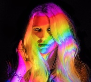 Albumul ”Rainbow”, semnat Kesha, a debutat pe primul loc în Billboard 200. Piesa ”Despacito”, aproape de un nou record