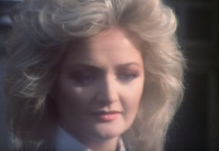Popularitatea melodiei ”Total Eclipse of the Heart”, interpretate de Bonnie Tyler, a crescut pe platformele de streaming în timpul Marii Eclipse Americane