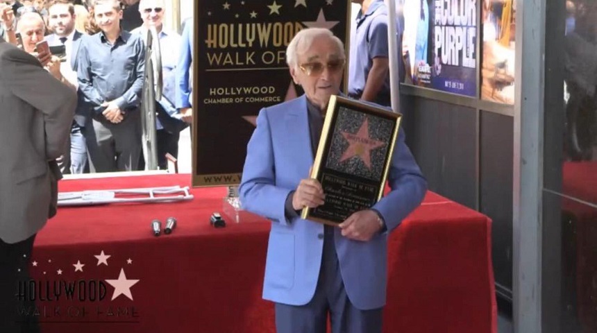 Cântăreţul francez Charles Aznavour a primit o stea pe Hollywood Walk of Fame