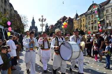 Ovidiu Lipan Ţăndărică şi Fanfara ”Zece prăjini”, învitaţi la Festivalul Fanfarelor de la Timişoara