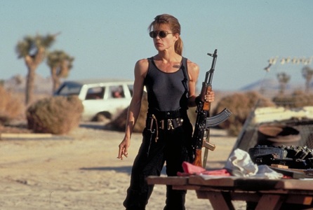 Linda Hamilton revine în ”Terminator”, sub coordonarea lui James Cameron, alături de Arnold Schwarzenegger