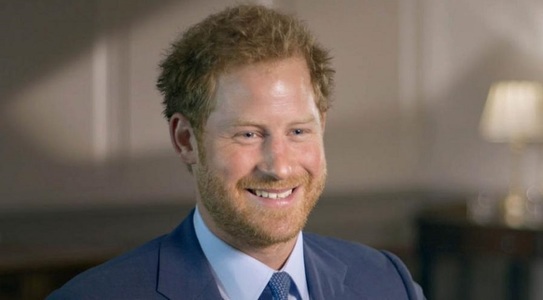 Prinţul Harry şi iubita sa Meghan Markle au fost văzuţi pentru prima dată ţinându-se de mână, la Jocurile Invictus. VIDEO
